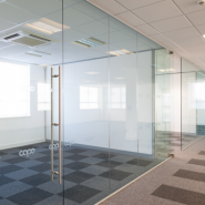 Vách ngăn kính cường lực Việt Long Vách ngăn kính cường lực Việt Long